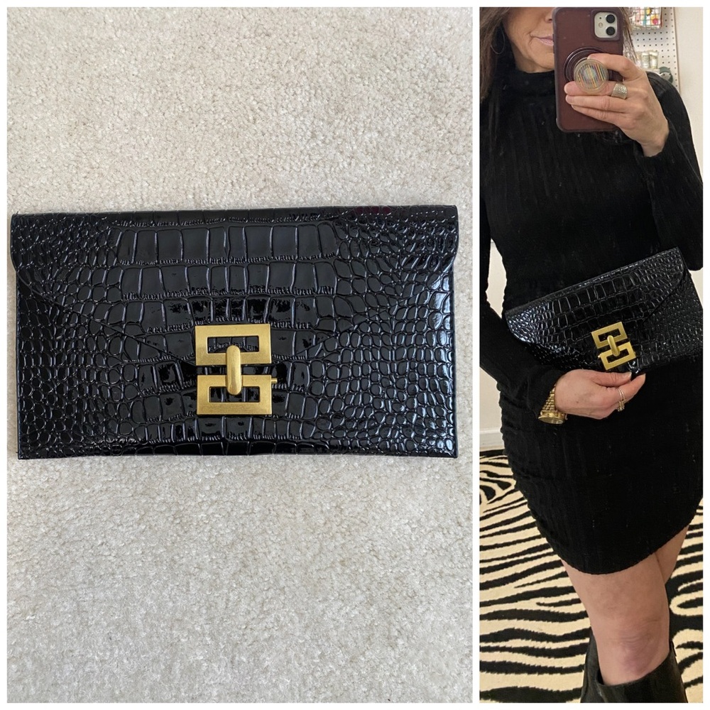 *NEW* Black Shiny Alligator Embossed Envelope Clutch with Gold Accent